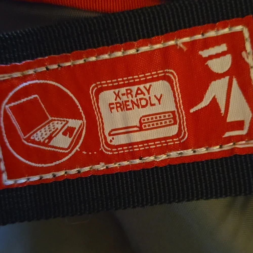 Magellan Black Backpack Red Trim XRay Friendly AirFlow Panel Excellent Condition